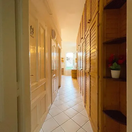 Jokai Hostel *